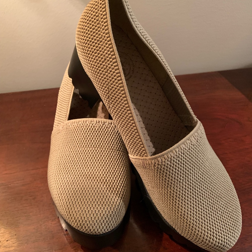 NIB Charleston Shoe Co Tan Original Monterey Size 7